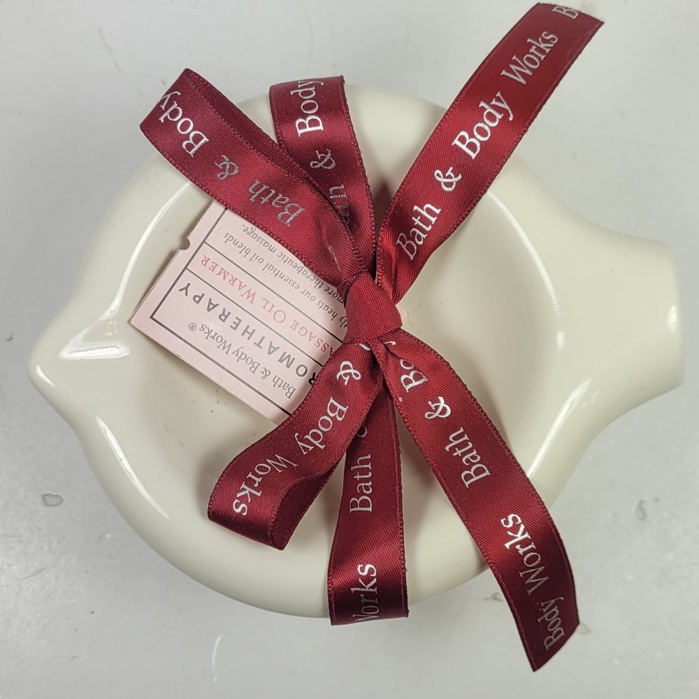 Bath & Body Works White Ceramic Oil Warmer - Picture 2 of 9